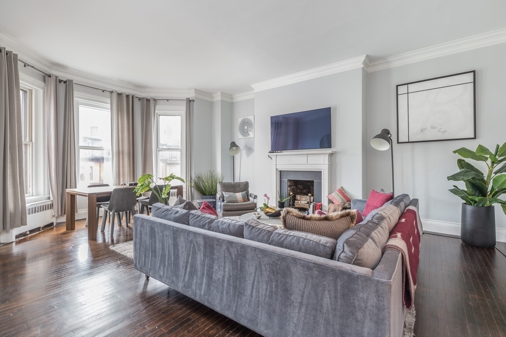 286 Beacon St - Photo 0