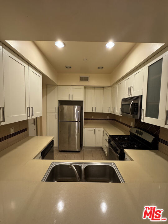 11722 Ohio Avenue - Photo 0