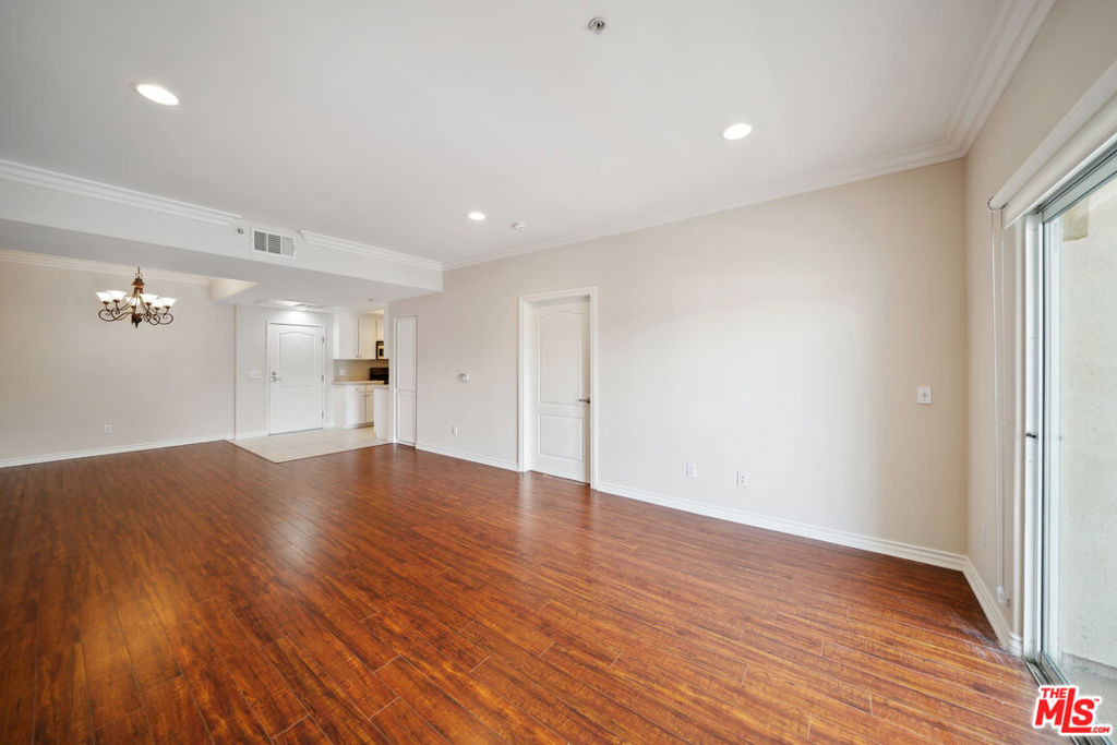 3328 S. Oakhurst Ave. - Photo 4
