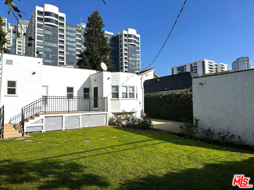 10736 Ashton Avenue - Photo 16