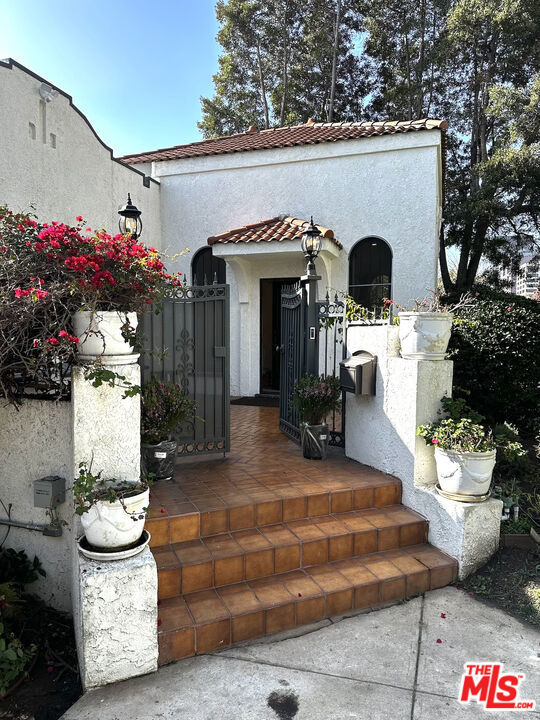 10736 Ashton Avenue - Photo 2
