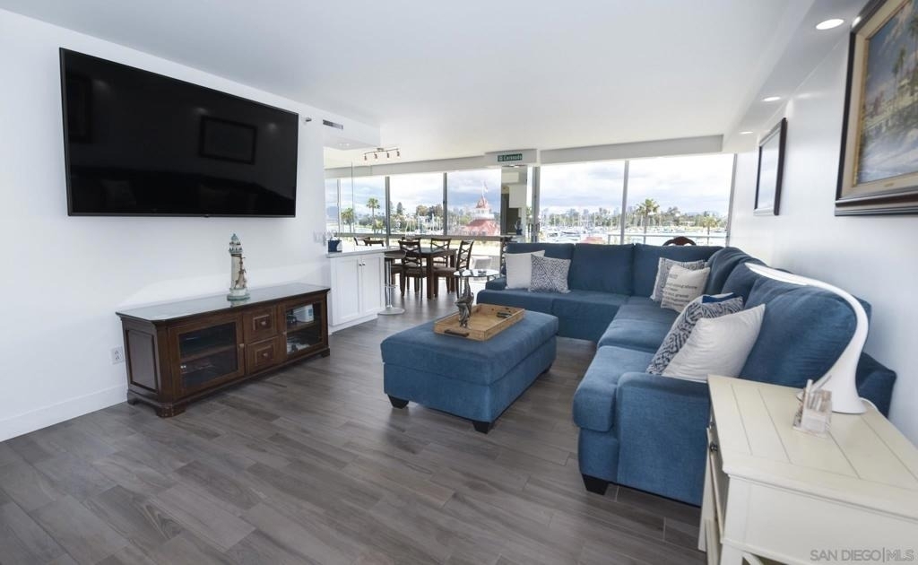 1710 Avenida Del Mundo - Photo 1