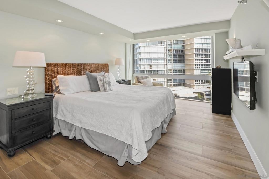 1810 Avenida Del Mundo - Photo 22