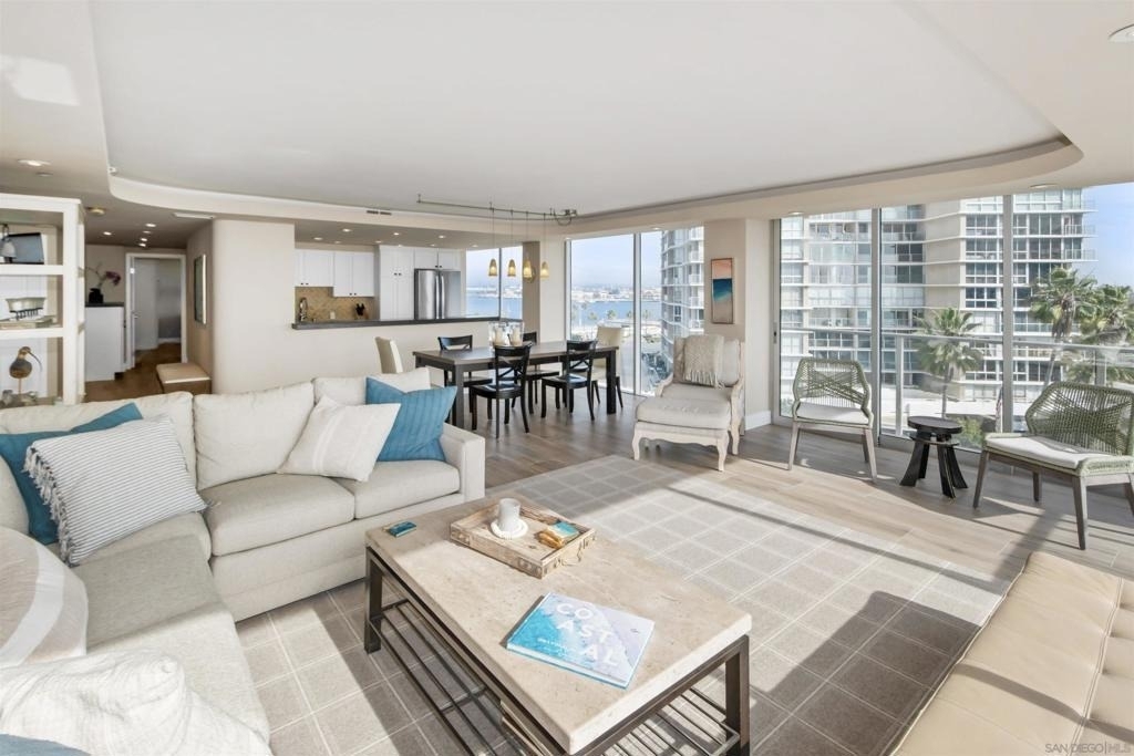 1810 Avenida Del Mundo - Photo 9