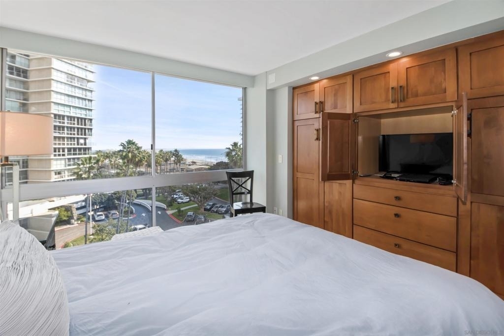 1810 Avenida Del Mundo - Photo 21