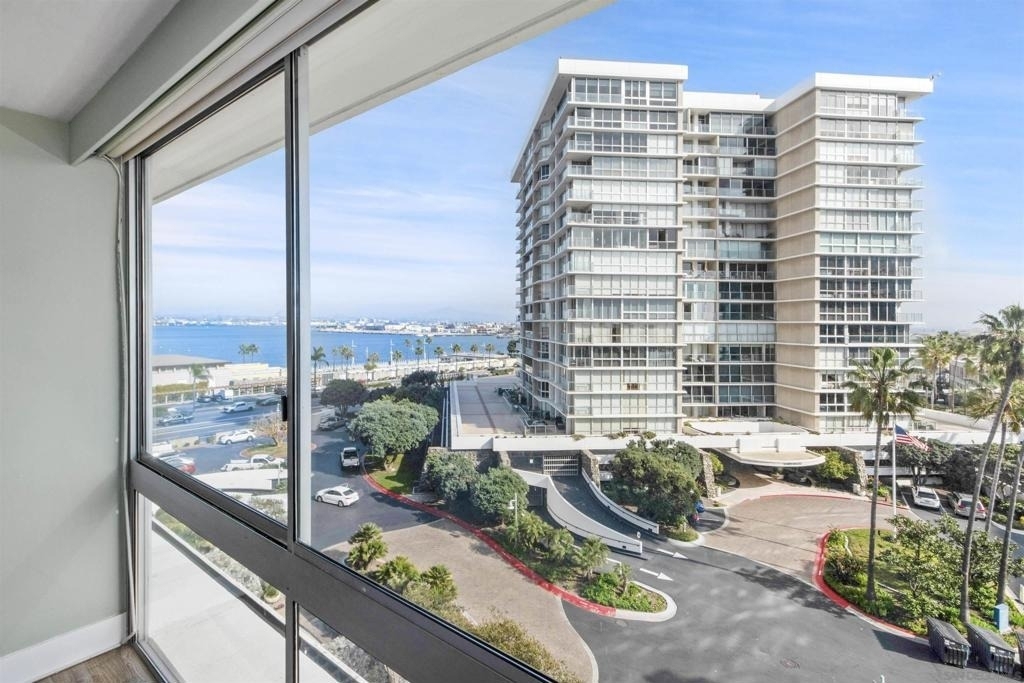 1810 Avenida Del Mundo - Photo 18