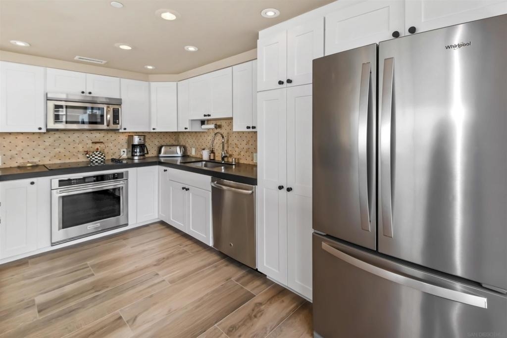 1810 Avenida Del Mundo - Photo 12