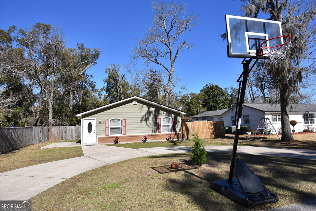 208 Gunter Street - Photo 0
