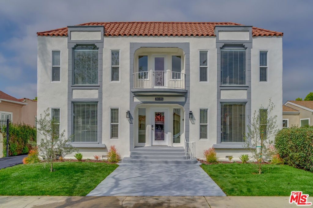 3035 West Boulevard - Photo 0