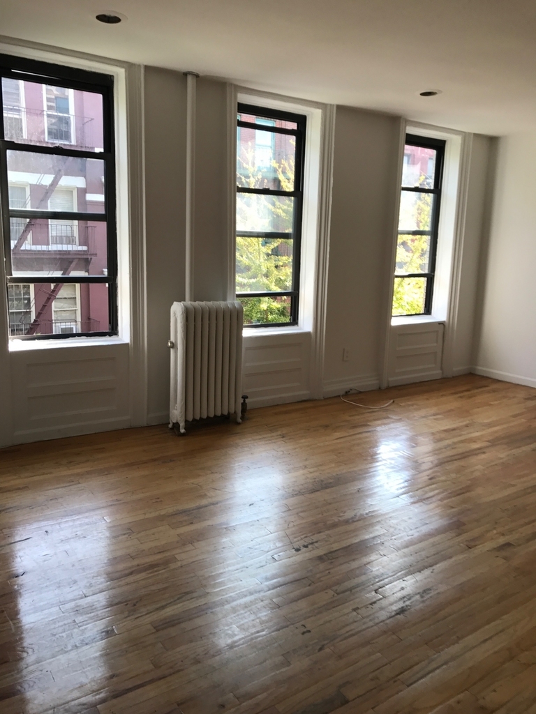 71st Street and 3rd Avenue  - Photo 6