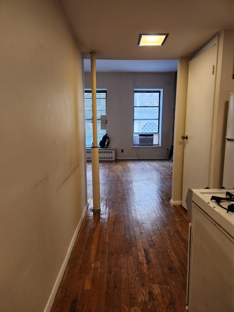 West 82nd Street / Broadway - Photo 2