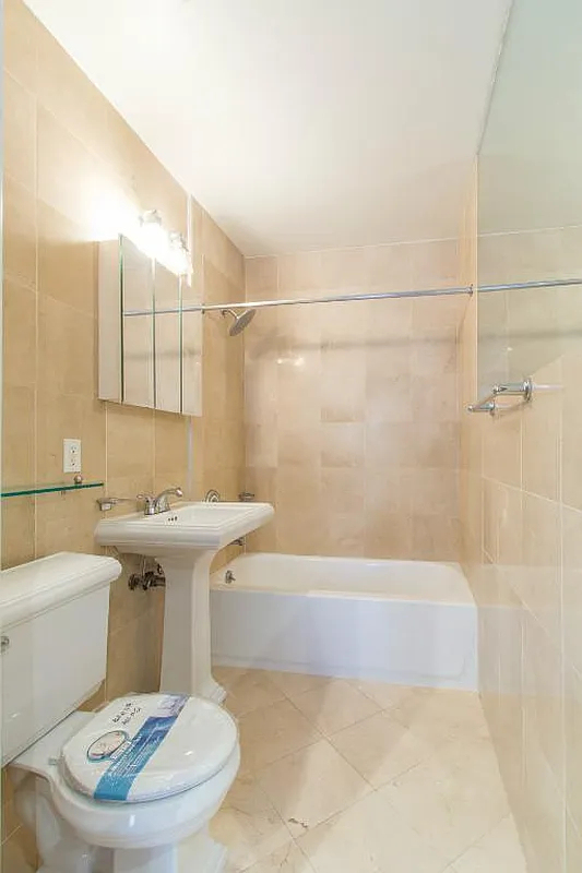 346 East 18th Street - Photo 4