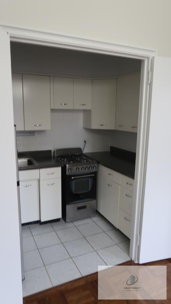 534 W Stratford - Photo 2