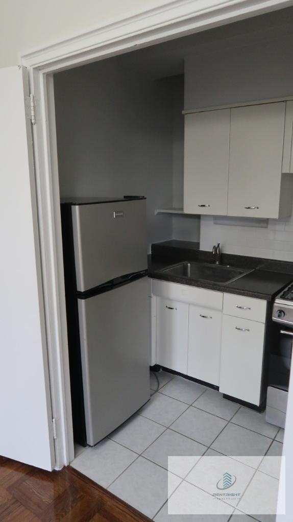 534 W Stratford - Photo 1