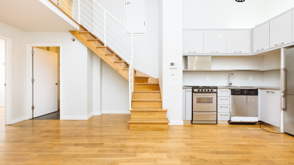 100 Dupont Street - Photo 17