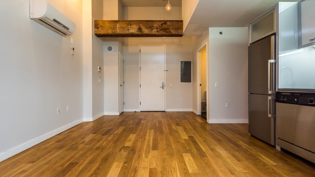 100 Dupont Street - Photo 11