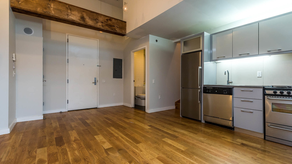100 Dupont Street - Photo 4