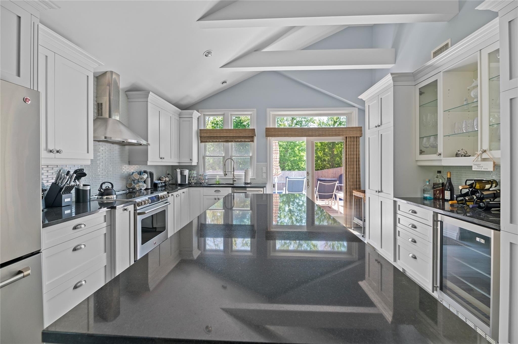 112 Ocean Road - Photo 6