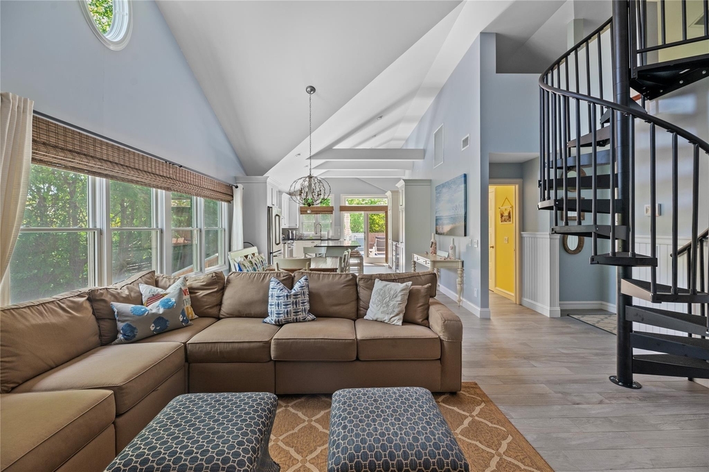 112 Ocean Road - Photo 5