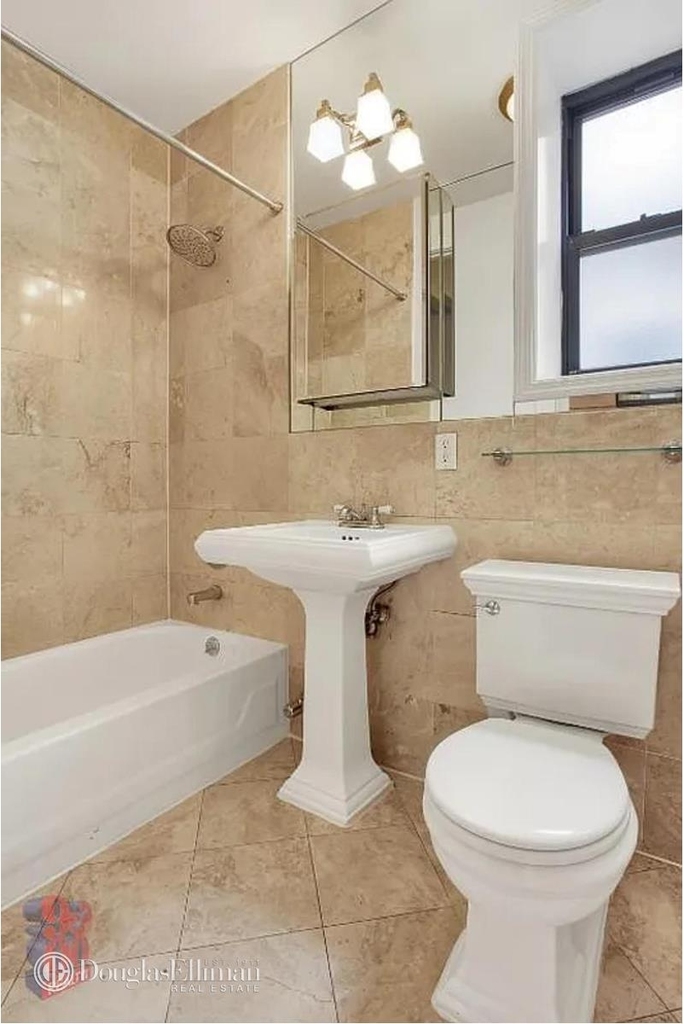 345 E 5th St - Photo 4