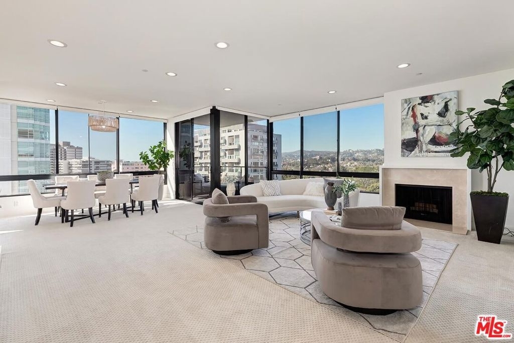 10350 Wilshire Boulevard - Photo 1