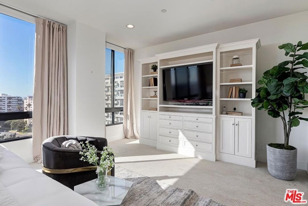 10350 Wilshire Boulevard - Photo 22