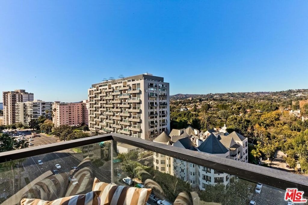 10350 Wilshire Boulevard - Photo 12
