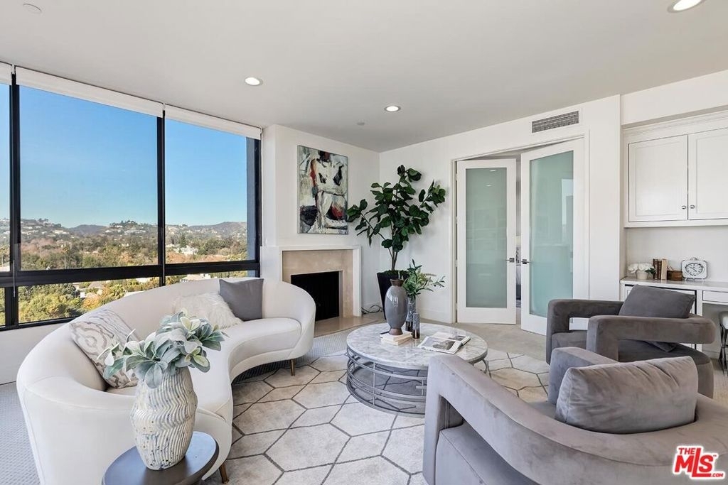 10350 Wilshire Boulevard - Photo 5