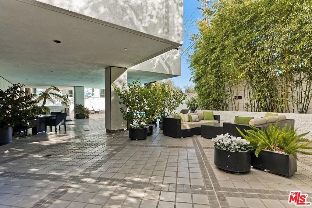 10350 Wilshire Boulevard - Photo 33