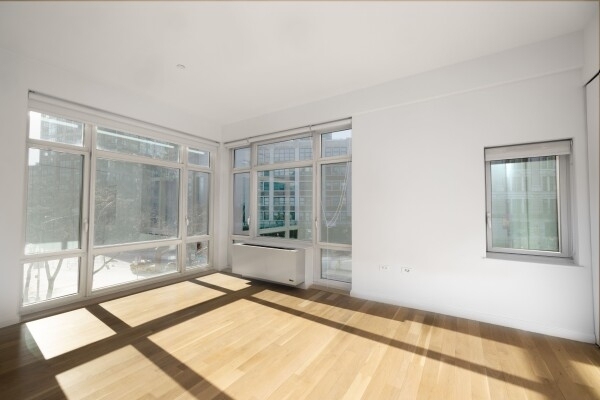 Thompson Street - Photo 2