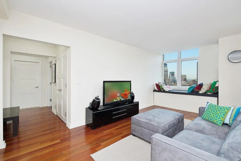 425 5th Avenue - Photo 1