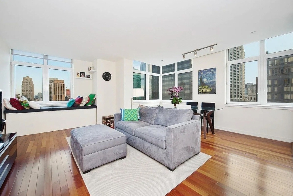 425 5th Avenue - Photo 0