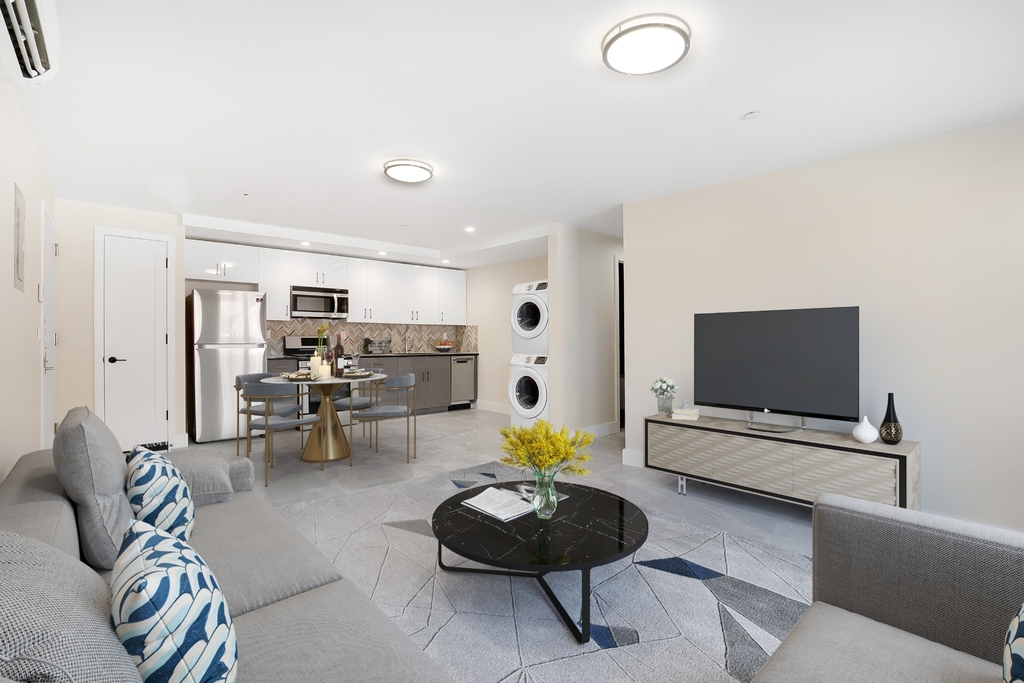 800 Empire Boulevard - Photo 0