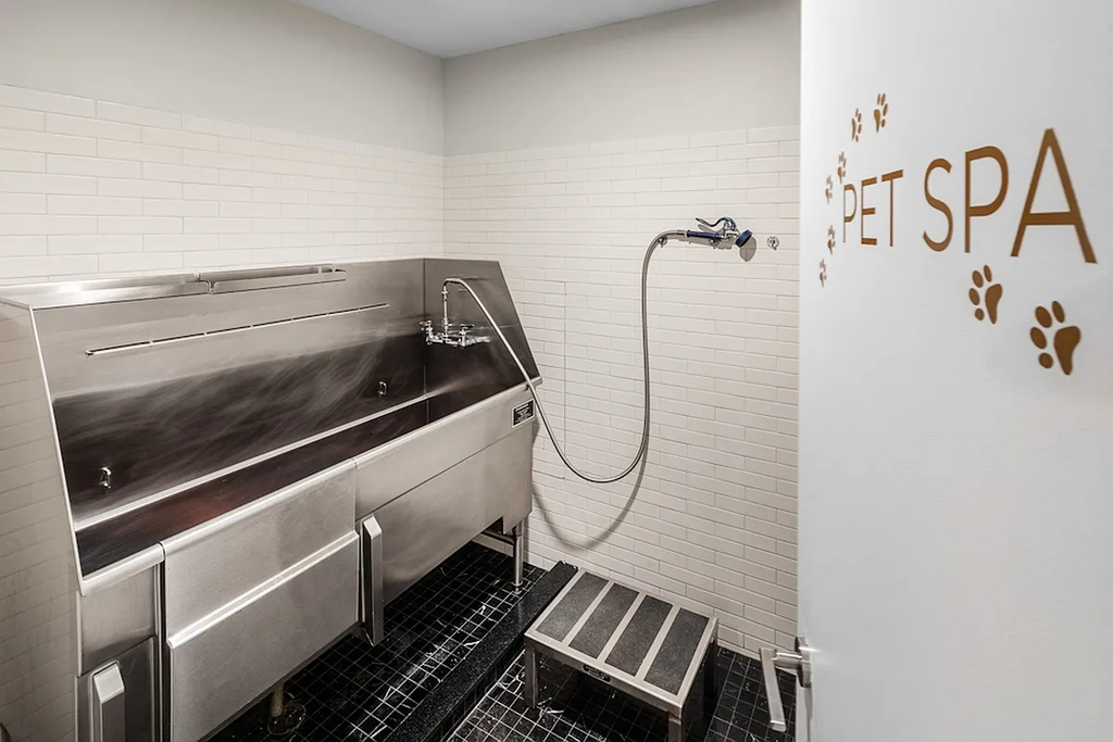 East 51th St - Photo 13