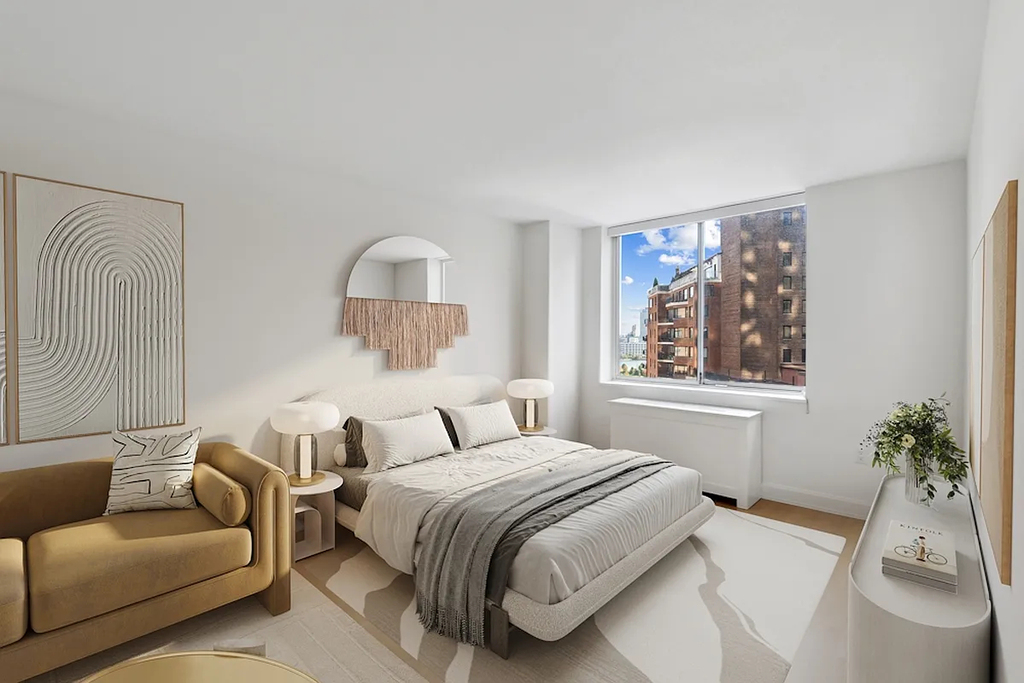 East 51th St - Photo 0