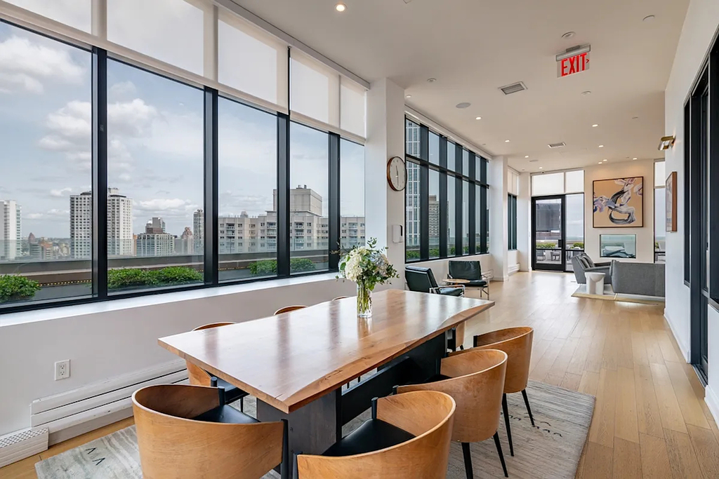 East 51th St - Photo 6