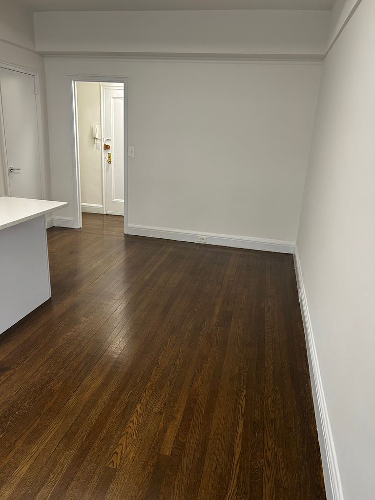 140 East 46th Street - Photo 4