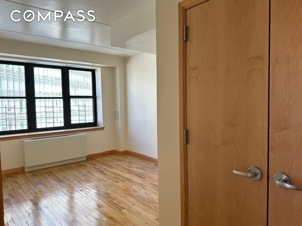 540 W 53rd Street - Photo 4
