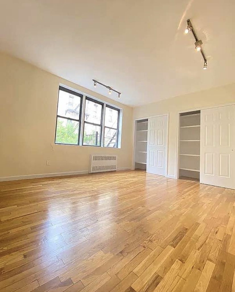 333 East 90th Street - Photo 0