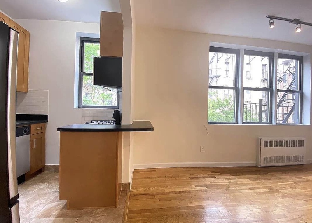 333 East 90th Street - Photo 4