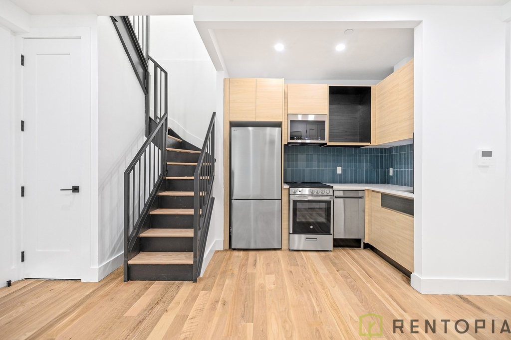 188 Ainslie Street - Photo 1