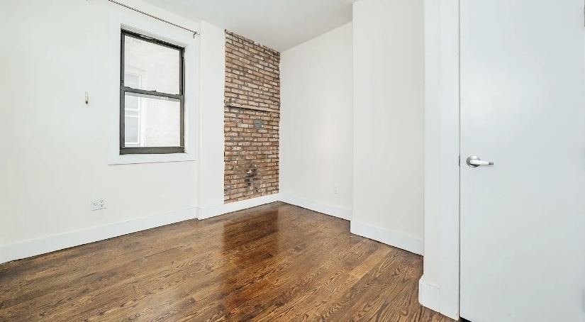 435 Bleecker Street - Photo 2