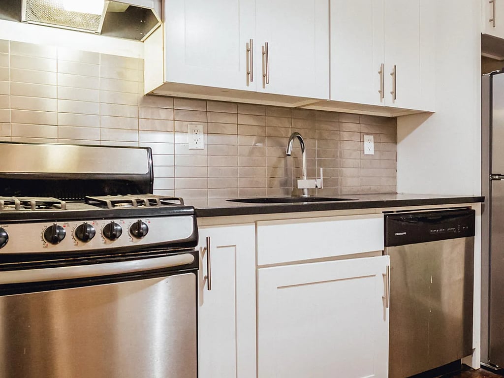 435 Bleecker Street - Photo 8