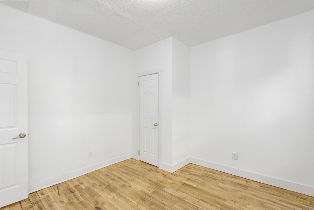 517 Winchester Avenue - Photo 5