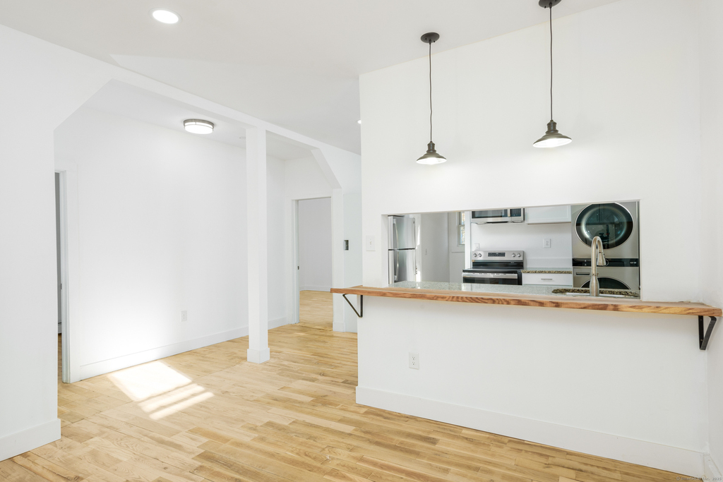 517 Winchester Avenue - Photo 1
