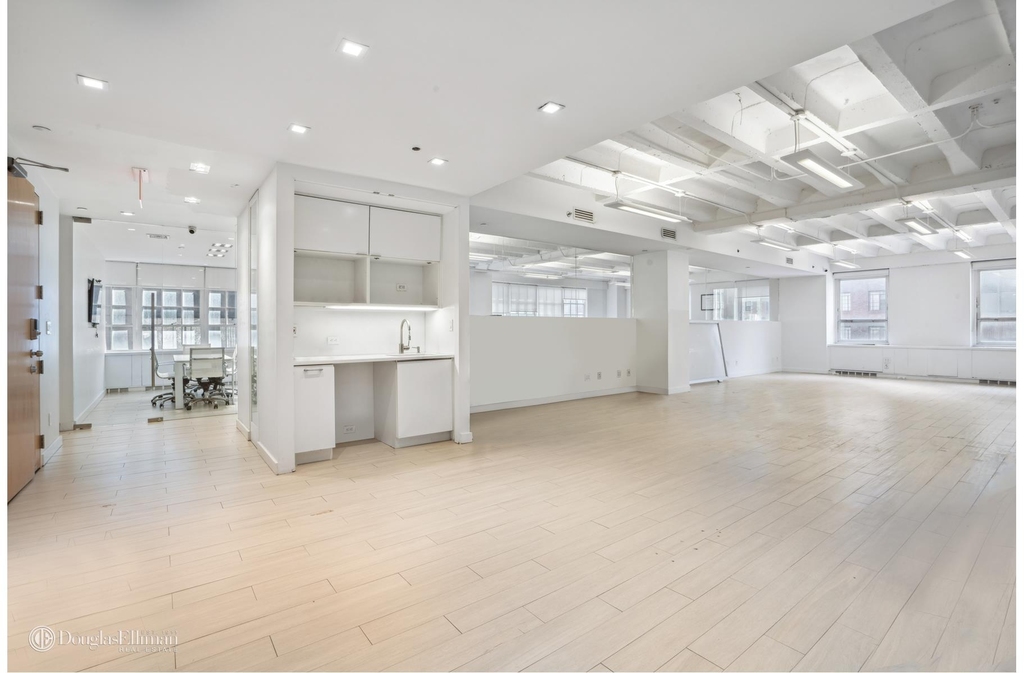 800 Second Ave - Photo 3