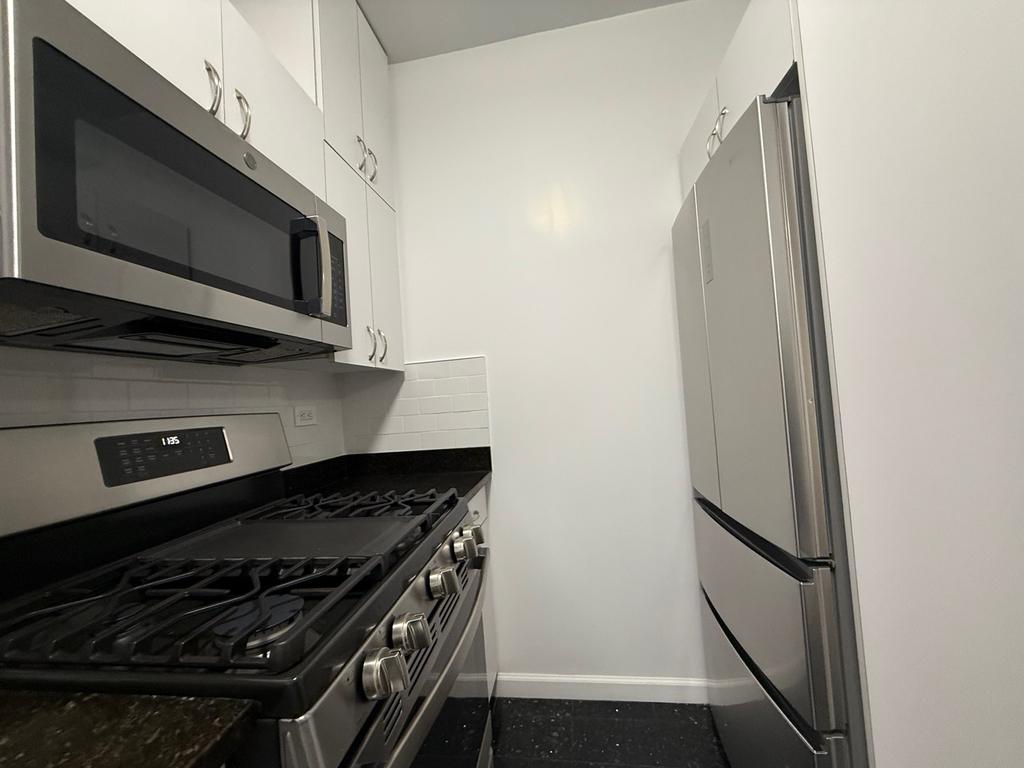 71 West 12th Street - Photo 3