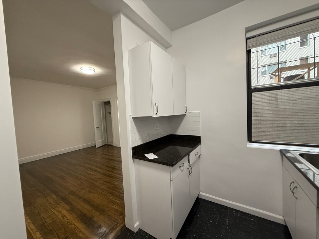 71 West 12th Street - Photo 4