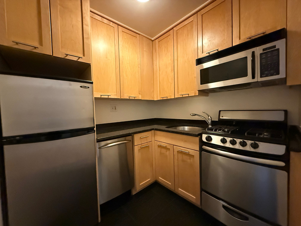 145 4th Avenue - Photo 7