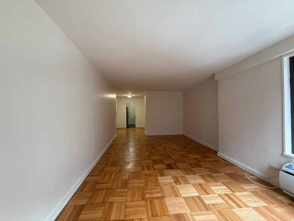 145 4th Avenue - Photo 3
